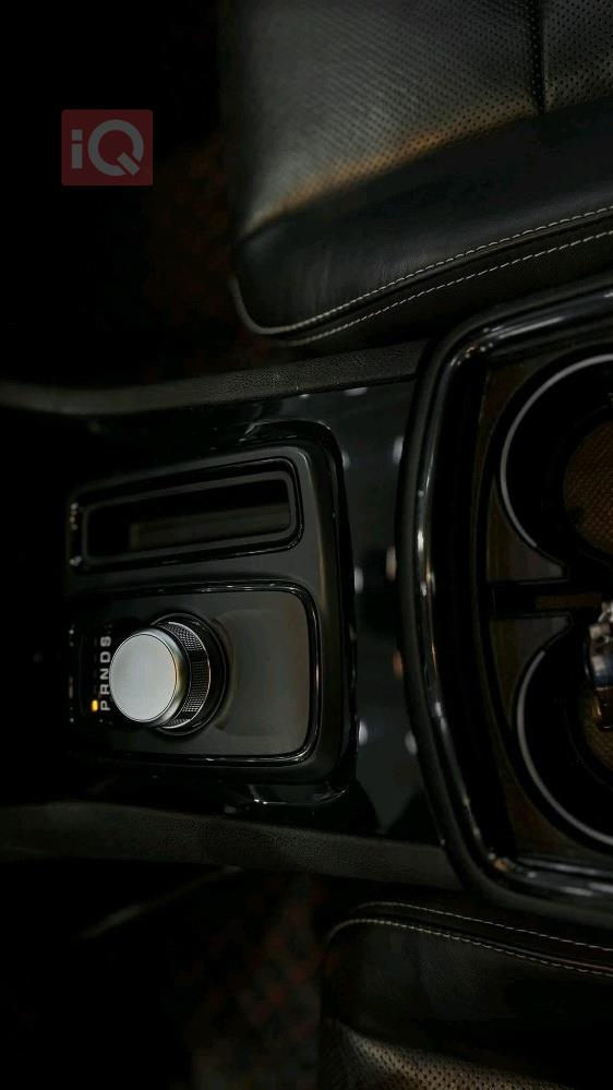 کرایسلەر 300